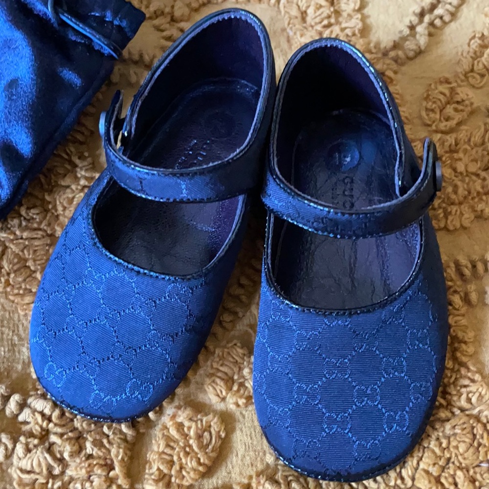 Gucci baby shoes